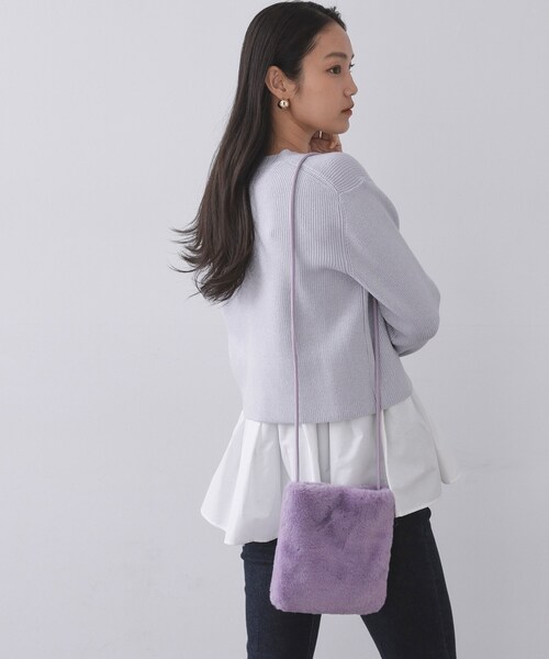 OPAQUE.CLIP（オペークドットクリップ）の「【11色展開】フェイクファースクエアミニポシェット（ショルダーバッグ・レディース・オフホワイト/グレー/パープル系2/ブルー系その他7/ワイン系9/ブラック/イエロー系9/ピンク系その他/スモーキーグリーン系8/レンガ/ダークブラウン系・00）」の7枚目の写真