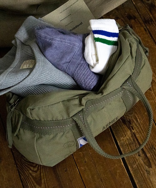 ８(eight)（エイト）の「フランスタイプパラシュートバッグ(ロゴあり)（ボストンバッグ・メンズ・カーキ/オリーブ・SMALL/LARGE）」の7枚目の写真