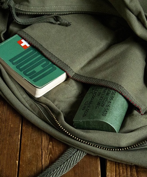 ８(eight)（エイト）の「フランスタイプパラシュートバッグ(ロゴあり)（ボストンバッグ・メンズ・カーキ/オリーブ・SMALL/LARGE）」の9枚目の写真