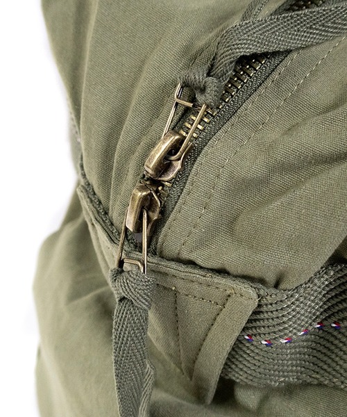 ８(eight)（エイト）の「フランスタイプパラシュートバッグ(ロゴあり)（ボストンバッグ・メンズ・カーキ/オリーブ・SMALL/LARGE）」の16枚目の写真