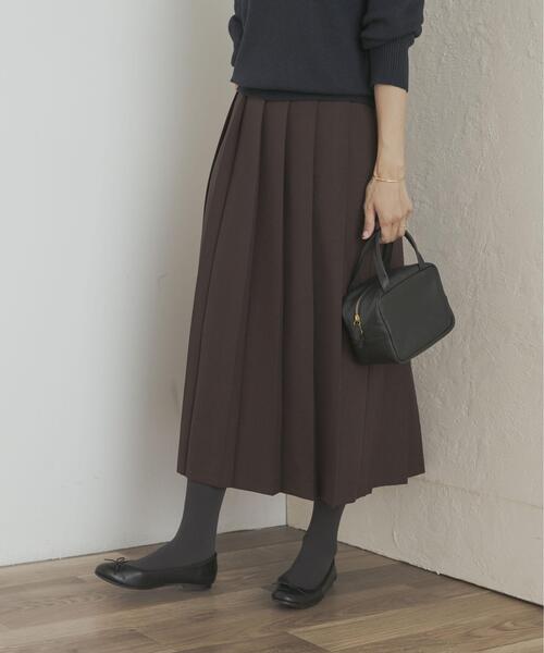 URBAN RESEARCH DOORS（アーバンリサーチドアーズ）の「『UR TECH SMOOTHLUXE』片ヒダプリーツスカート（スカート・レディース・チャコールグレー/ブラック/ブラウン・MEDIUM）」の4枚目の写真