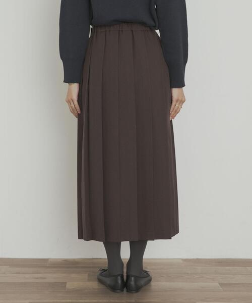URBAN RESEARCH DOORS（アーバンリサーチドアーズ）の「『UR TECH SMOOTHLUXE』片ヒダプリーツスカート（スカート・レディース・チャコールグレー/ブラック/ブラウン・MEDIUM）」の13枚目の写真