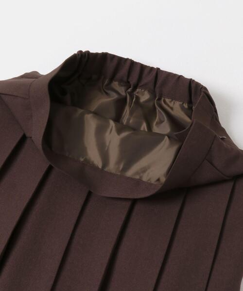 URBAN RESEARCH DOORS（アーバンリサーチドアーズ）の「『UR TECH SMOOTHLUXE』片ヒダプリーツスカート（スカート・レディース・チャコールグレー/ブラック/ブラウン・MEDIUM）」の15枚目の写真