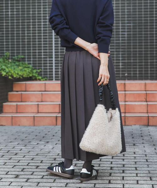 URBAN RESEARCH DOORS（アーバンリサーチドアーズ）の「『UR TECH SMOOTHLUXE』片ヒダプリーツスカート（スカート・レディース・チャコールグレー/ブラック/ブラウン・MEDIUM）」の22枚目の写真