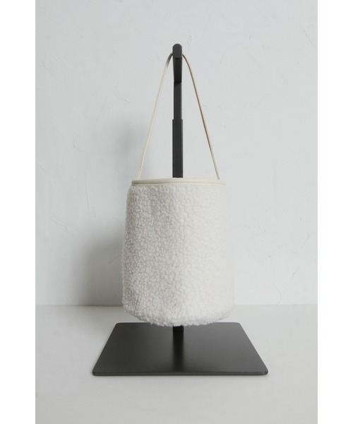 &. NOSTALGIA(アンドドットノスタルジア)の「ボアバケツバッグ(ハンドバッグ・レディース・キナリ/モカ・FREE)」の4枚目の写真