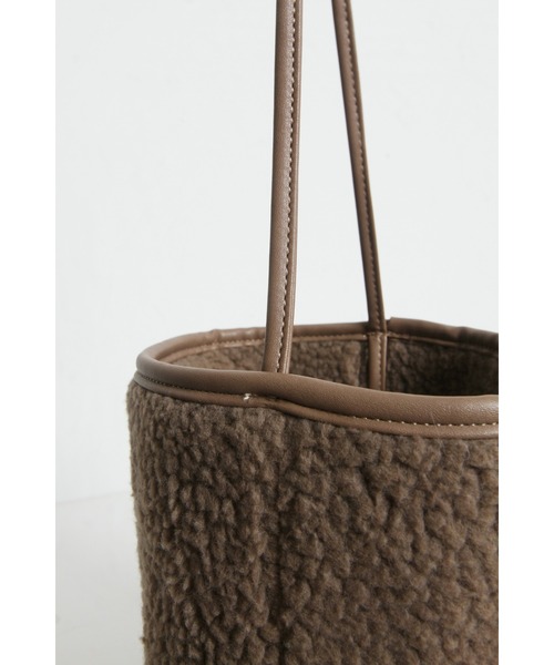 &. NOSTALGIA(アンドドットノスタルジア)の「ボアバケツバッグ(ハンドバッグ・レディース・キナリ/モカ・FREE)」の6枚目の写真