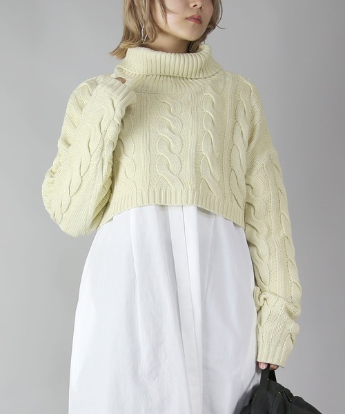 and it_（アンドイット）の「ショートタートルニット（ニット/セーター・レディース・アイボリー/キャメル・M～Ｌ/L～LL）」の3枚目の写真