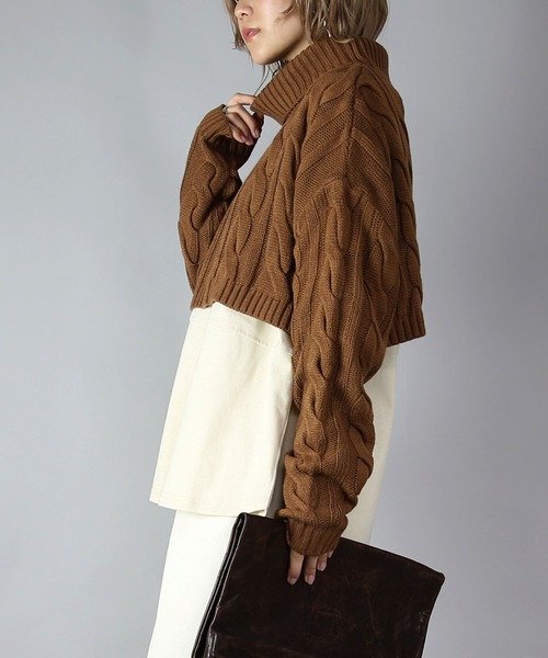 and it_（アンドイット）の「ショートタートルニット（ニット/セーター・レディース・アイボリー/キャメル・M～Ｌ/L～LL）」の8枚目の写真