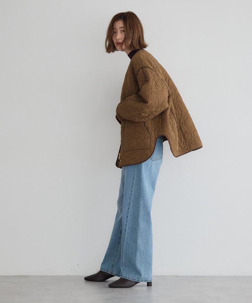 YECCA VECCA（イェッカヴェッカ）の「ニュアンス柄キルティングブルゾン（ブルゾン・レディース・ブラック/ブラウン・FREE）」の3枚目の写真