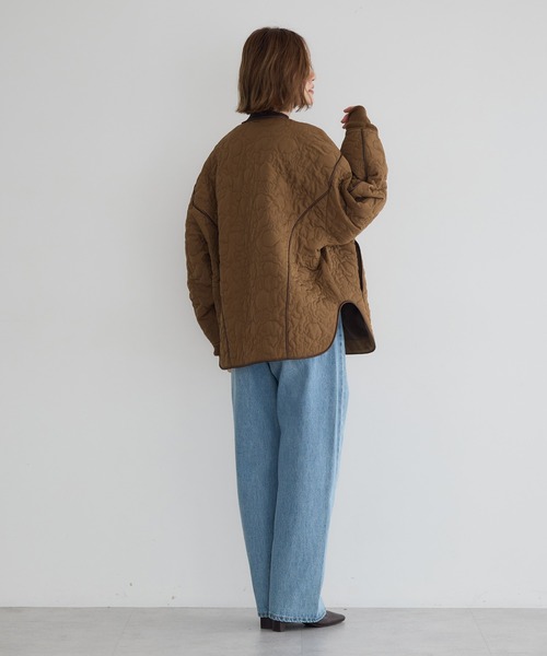 YECCA VECCA（イェッカヴェッカ）の「ニュアンス柄キルティングブルゾン（ブルゾン・レディース・ブラック/ブラウン・FREE）」の5枚目の写真