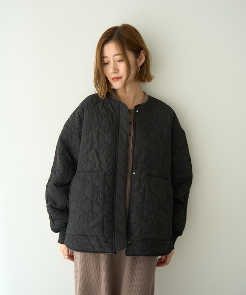 YECCA VECCA（イェッカヴェッカ）の「ニュアンス柄キルティングブルゾン（ブルゾン・レディース・ブラック/ブラウン・FREE）」の6枚目の写真