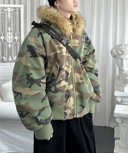 FreeZone(フリーゾーン)の「2WAYフェイクファー×カモフラブルゾン(ブルゾン・メンズ・グリーン・F)」の15枚目の写真