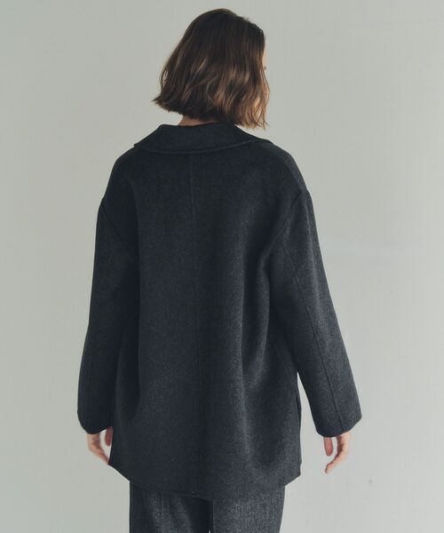 YECCA VECCA(イェッカヴェッカ)の「ウールMIXリバーミドル丈コート(その他アウター・レディース・ダークベージュ/チャコールグレー・FREE)」の11枚目の写真