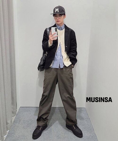 MUSINSA STANDARD（ムシンサスタンダード）の「[シティワーカーズ] 8Wコーデュロイブレザー [ブラック]（テーラードジャケット・メンズ・その他・MEDIUM/LARGE/X-LARGE/XX-LARGE）」の9枚目の写真