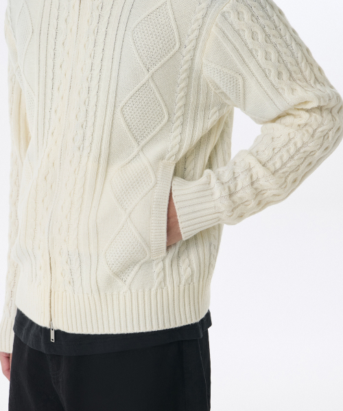 MUSINSA STANDARD（ムシンサスタンダード）の「アランケーブルカラー ニットジップアップ [クリーム]（ニット/セーター・メンズ・その他・SMALL/MEDIUM/LARGE/X-LARGE/XX-LARGE）」の5枚目の写真