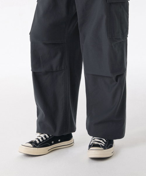 MUSINSA STANDARD（ムシンサスタンダード）の「ホワイトサテンパラシュートカーゴパンツ[ダークグレー]（その他パンツ・メンズ・その他・40/38/36/27/28/29/34/32/30/31/33/26）」の10枚目の写真
