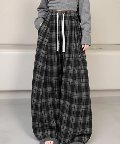 cammie(キャミー)の「チェック柄ワイドパンツ(その他パンツ・レディース・ブラウン/ブラック/ネイビー・L/M)」の2枚目の写真