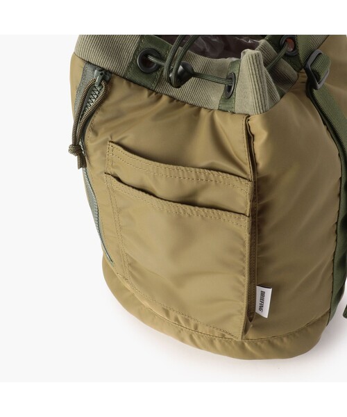 BRIEFING（ブリーフィング）の「DRAWSTRING SHOULDER（Lサイズ）（ショルダーバッグ・メンズ・カーキ/ブラック・FREE）」の8枚目の写真