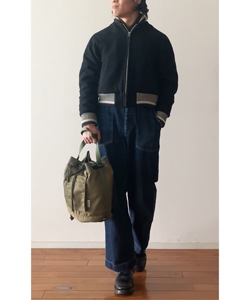 BRIEFING（ブリーフィング）の「DRAWSTRING SHOULDER（Lサイズ）（ショルダーバッグ・メンズ・カーキ/ブラック・FREE）」の3枚目の写真