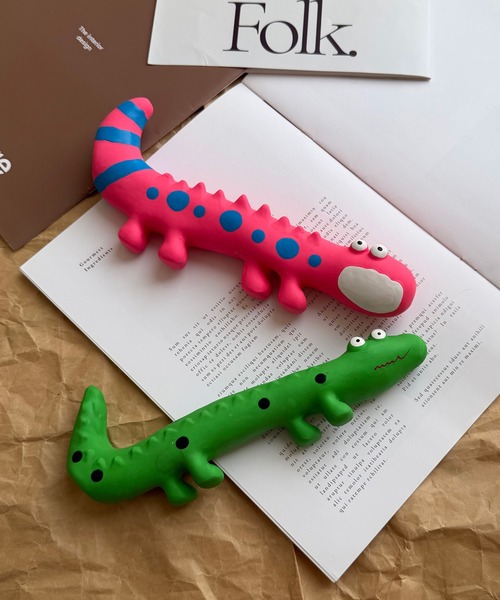 NOLITA LABORATORY（ノリータラボラトリー）の「【 NOLITA / ノリータ 】天然ゴム 犬用おもちゃ ワニ型ロングトイ 噛む 投げる 遊ぶ 犬用トイ 小型犬&中型犬向け（ペット用おもちゃ・レディース・ピンク/グリーン・FREE）」の3枚目の写真