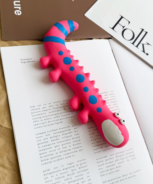 NOLITA LABORATORY（ノリータラボラトリー）の「【 NOLITA / ノリータ 】天然ゴム 犬用おもちゃ ワニ型ロングトイ 噛む 投げる 遊ぶ 犬用トイ 小型犬&中型犬向け（ペット用おもちゃ・レディース・ピンク/グリーン・FREE）」の8枚目の写真