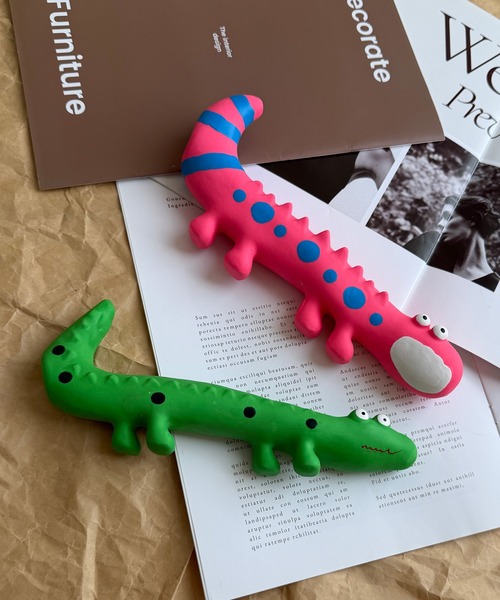 NOLITA LABORATORY（ノリータラボラトリー）の「【 NOLITA / ノリータ 】天然ゴム 犬用おもちゃ ワニ型ロングトイ 噛む 投げる 遊ぶ 犬用トイ 小型犬&中型犬向け（ペット用おもちゃ・レディース・ピンク/グリーン・FREE）」の10枚目の写真