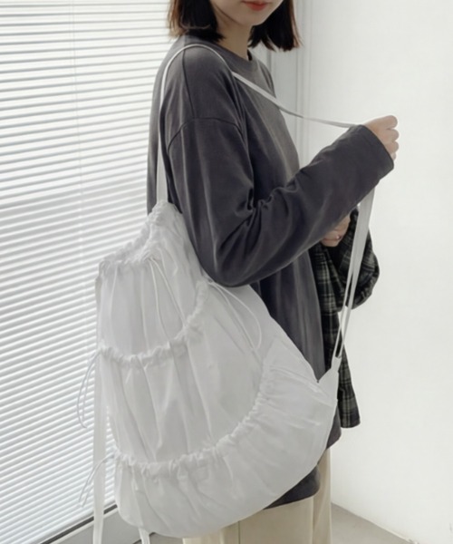 cammie(キャミー)の「ドローコード付きナップザック(バックパック/リュック・レディース・ホワイト・F)」の4枚目の写真