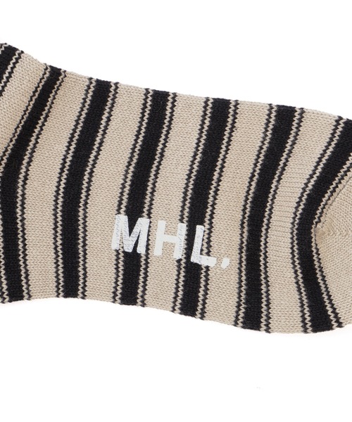 MHL.（エムエイチエル）の「NARROW STRIPE COTTON SOCKS（ソックス/靴下・レディース・カーキ/ブラック・FREE）」の7枚目の写真