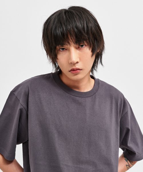 C WEAR BY THE GENIUS(シーウェアバイザジーニアス)の「メンズ クロップTシャツ チャコール(Tシャツ/カットソー・メンズ・その他・XX-LARGE/X-SMALL/SMALL/MEDIUM/LARGE/X-LARGE)」の3枚目の写真