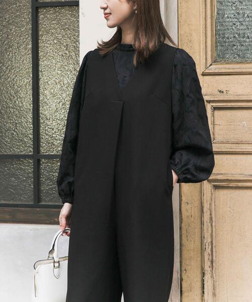 URBAN RESEARCH DOORS（アーバンリサーチドアーズ）の「Vネックタックオールインワン（その他パンツ・レディース・ブラック・SMALL/MEDIUM）」の2枚目の写真