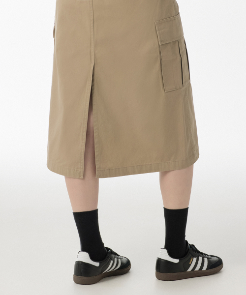 MUSINSA STANDARD WOMAN（ムシンサスタンダードウーマン）の「ウィメンズカーゴバンディングミディスカート[ベージュ]（スカート・レディース・その他・SMALL/MEDIUM/LARGE/X-SMALL）」の8枚目の写真