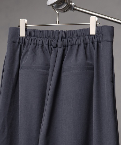 welise（ウェライズ）の「【welise/ウェライズ】スウェイングドレープクロス ウエストオーバータック ワイドカーブスラックス（スラックス・メンズ・オフホワイト/ブラック/チャコールグレー・L/S）」の18枚目の写真