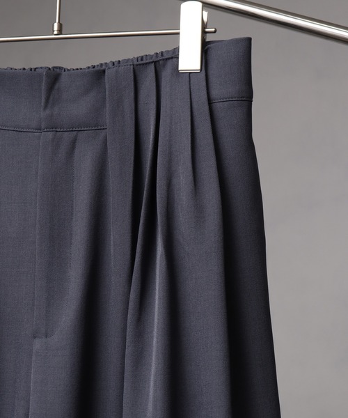 welise（ウェライズ）の「【welise/ウェライズ】スウェイングドレープクロス ウエストオーバータック ワイドカーブスラックス（スラックス・メンズ・オフホワイト/ブラック/チャコールグレー・L/S）」の19枚目の写真