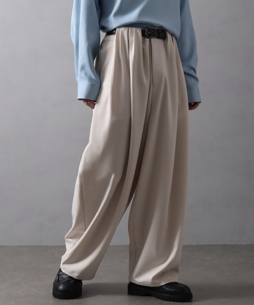 welise（ウェライズ）の「【welise/ウェライズ】スウェイングドレープクロス ウエストオーバータック ワイドカーブスラックス（スラックス・メンズ・オフホワイト/ブラック/チャコールグレー・L/S）」の13枚目の写真