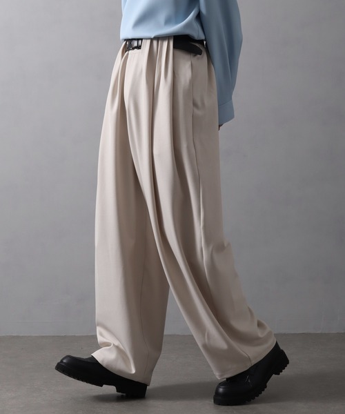 welise（ウェライズ）の「【welise/ウェライズ】スウェイングドレープクロス ウエストオーバータック ワイドカーブスラックス（スラックス・メンズ・オフホワイト/ブラック/チャコールグレー・L/S）」の14枚目の写真