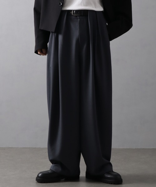 welise（ウェライズ）の「【welise/ウェライズ】スウェイングドレープクロス ウエストオーバータック ワイドカーブスラックス（スラックス・メンズ・オフホワイト/ブラック/チャコールグレー・L/S）」の8枚目の写真