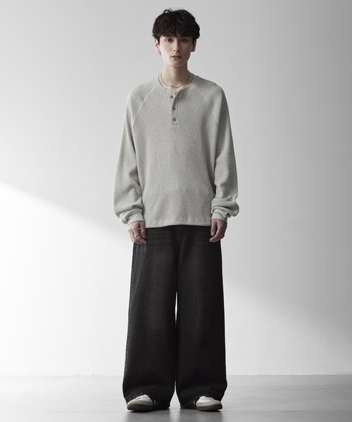 RUUBON（ルーボン）の「【RUUBON】henley neck long sleeve Tee/ヘンリーネック ロングスリーブTシャツ/ロンT（Tシャツ/カットソー・メンズ・ブラック/ライトグレー・S/M/L）」の9枚目の写真