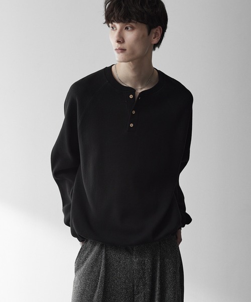 RUUBON（ルーボン）の「【RUUBON】henley neck long sleeve Tee/ヘンリーネック ロングスリーブTシャツ/ロンT（Tシャツ/カットソー・メンズ・ブラック/ライトグレー・S/M/L）」の5枚目の写真
