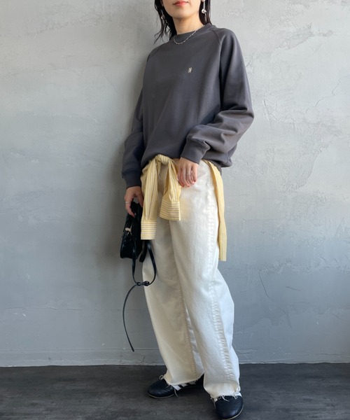 GYMPHLEX（ジムフレックス）の「[GYMPHLEX/ジムフレックス] スイングスリーブ ワンポイントロゴ刺繍スウェット（スウェット・レディース・ライトグレー/チャコールグレー/イエロー・12）」の4枚目の写真