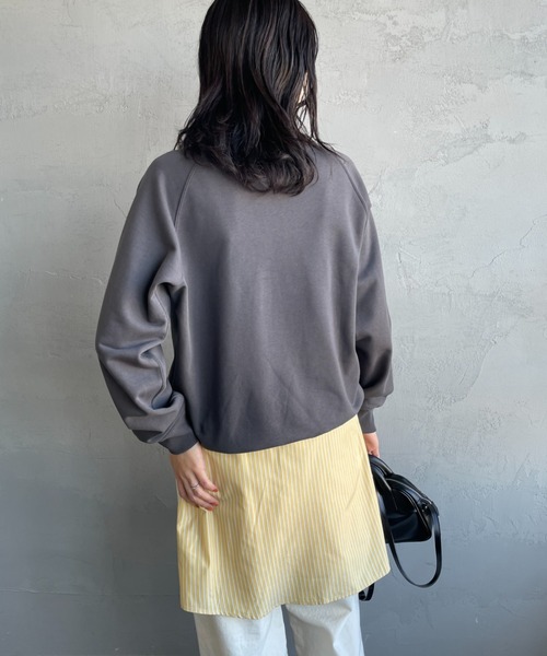 GYMPHLEX（ジムフレックス）の「[GYMPHLEX/ジムフレックス] スイングスリーブ ワンポイントロゴ刺繍スウェット（スウェット・レディース・ライトグレー/チャコールグレー/イエロー・12）」の9枚目の写真