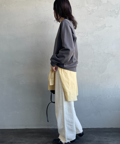 GYMPHLEX（ジムフレックス）の「[GYMPHLEX/ジムフレックス] スイングスリーブ ワンポイントロゴ刺繍スウェット（スウェット・レディース・ライトグレー/チャコールグレー/イエロー・12）」の11枚目の写真