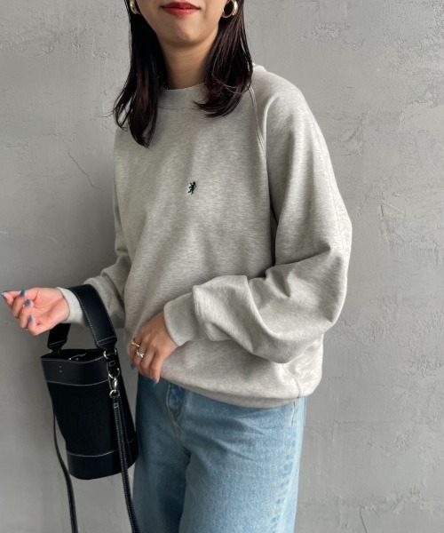 GYMPHLEX（ジムフレックス）の「[GYMPHLEX/ジムフレックス] スイングスリーブ ワンポイントロゴ刺繍スウェット（スウェット・レディース・ライトグレー/チャコールグレー/イエロー・12）」の16枚目の写真