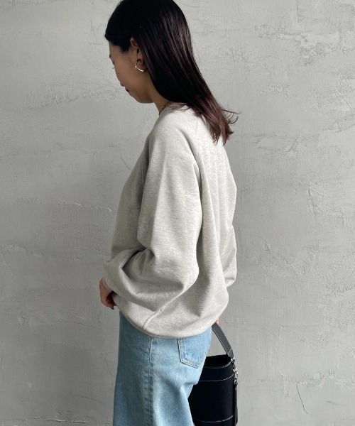 GYMPHLEX（ジムフレックス）の「[GYMPHLEX/ジムフレックス] スイングスリーブ ワンポイントロゴ刺繍スウェット（スウェット・レディース・ライトグレー/チャコールグレー/イエロー・12）」の17枚目の写真