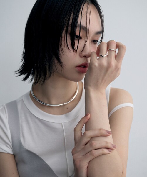 COCOSHNIK ONKITSCH(ココシュニックオンキッチュ)の「シルバー Vラインリング(リング・レディース・シルバー・14/12/10)」の7枚目の写真