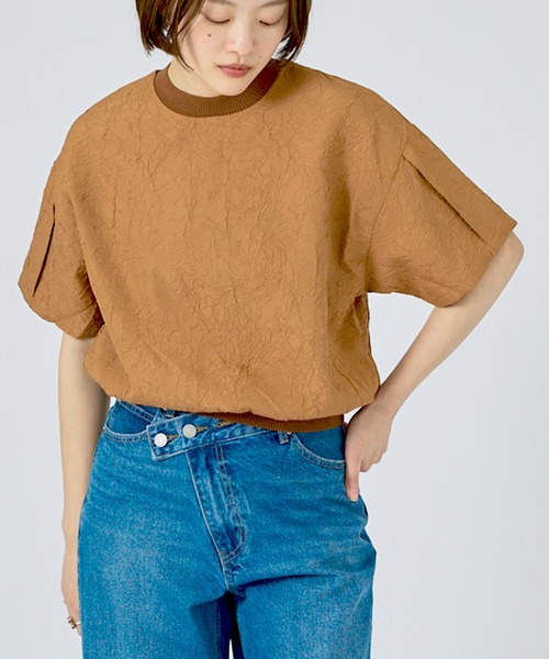 NOMINE(ノミネ)の「【NOMINE】シワ加工 リンクル Tシャツ(Tシャツ/カットソー・レディース・ブラウン/ホワイト/ブラック系その他/セージグリーン・フリー)」の1枚目の写真