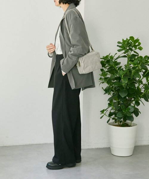 ear PAPILLONNER（イアパピヨネ）の「《ear別注》【B#AG(バッグ）】スエードショルダーバッグ（ショルダーバッグ・レディース・グリーン/ダークブラウン/ライトグレー・FREE）」の7枚目の写真