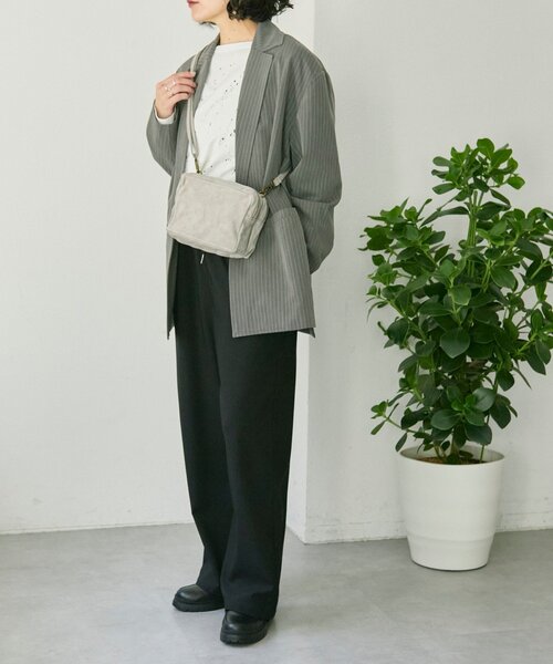 ear PAPILLONNER（イアパピヨネ）の「《ear別注》【B#AG(バッグ）】スエードショルダーバッグ（ショルダーバッグ・レディース・グリーン/ダークブラウン/ライトグレー・FREE）」の9枚目の写真