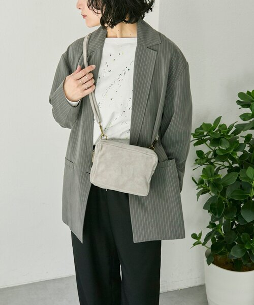 ear PAPILLONNER（イアパピヨネ）の「《ear別注》【B#AG(バッグ）】スエードショルダーバッグ（ショルダーバッグ・レディース・グリーン/ダークブラウン/ライトグレー・FREE）」の10枚目の写真