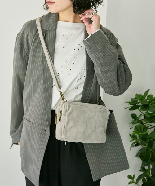 ear PAPILLONNER（イアパピヨネ）の「《ear別注》【B#AG(バッグ）】スエードショルダーバッグ（ショルダーバッグ・レディース・グリーン/ダークブラウン/ライトグレー・FREE）」の11枚目の写真