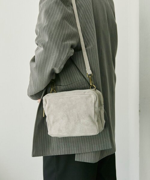 ear PAPILLONNER（イアパピヨネ）の「《ear別注》【B#AG(バッグ）】スエードショルダーバッグ（ショルダーバッグ・レディース・グリーン/ダークブラウン/ライトグレー・FREE）」の12枚目の写真